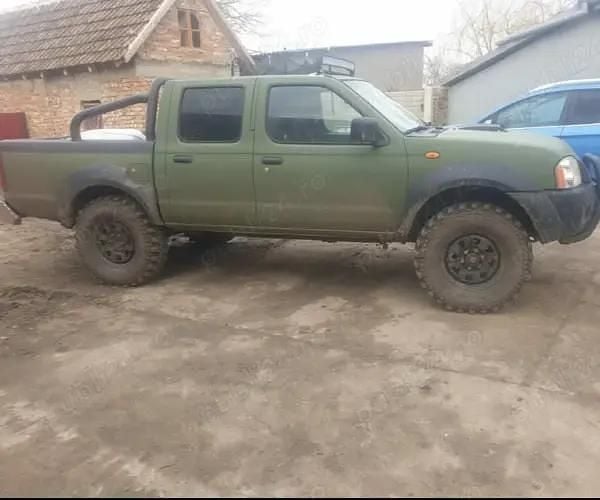 Verde Utilizat 2011 Nissan Navara Pickup | 7.200 EUR (Preț OK) - Imagine 1/4