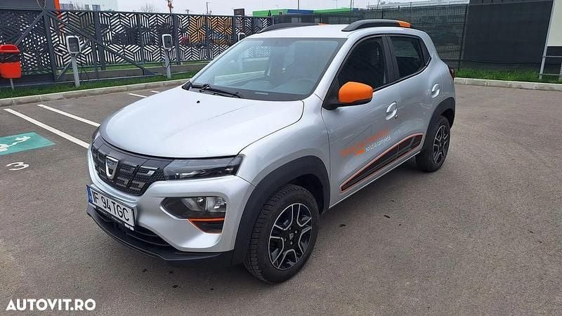 Second-hand Dacia Spring Essentiel 33 kW (45 CP) 2022 Culoareargint Hatchback