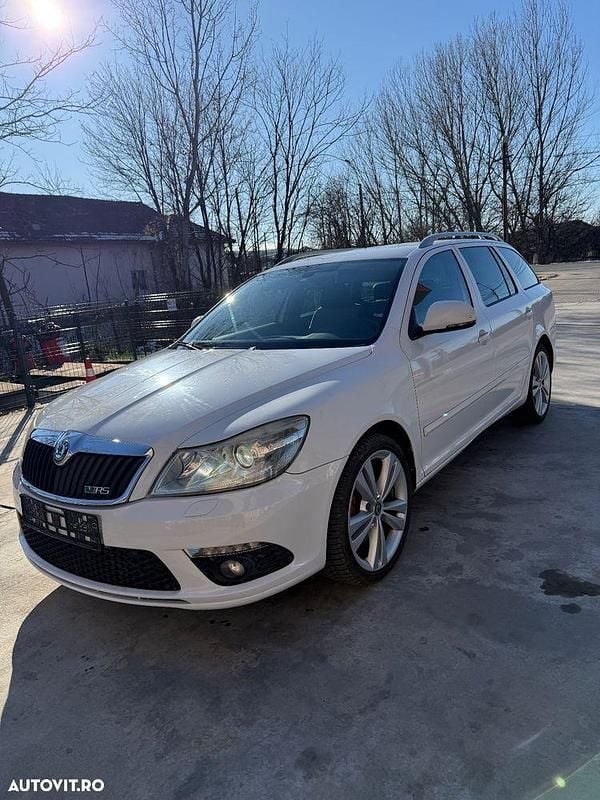 Culoarealb Second-hand 2010 Skoda Octavia RS Break | 4.850 EUR (Preț bun) - Imagine 1/4