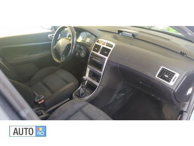 Verde Utilizat 2005 Peugeot 307 Hatchback | 1.400 EUR (Preț bun) - Imagine 1/4