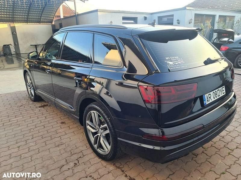 Second-hand Audi Q7 Comfort 272 CP (200 kW) 2017 Culoarenegru SUV
