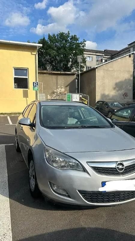Second-hand Opel Astra 126 CP (92 kW) 2011 Break