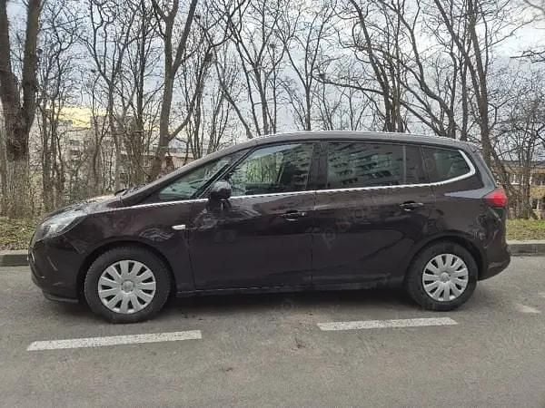 Second-hand Opel Zafira Tourer 136 CP (100 kW) 2015 Maro Monovolum