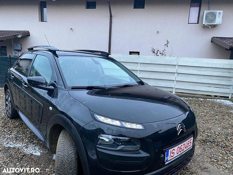 Culoarenegru Second-hand 2017 Citroën C4 Shine SUV | 6.500 EUR (Preț bun) - Imagine 1/4