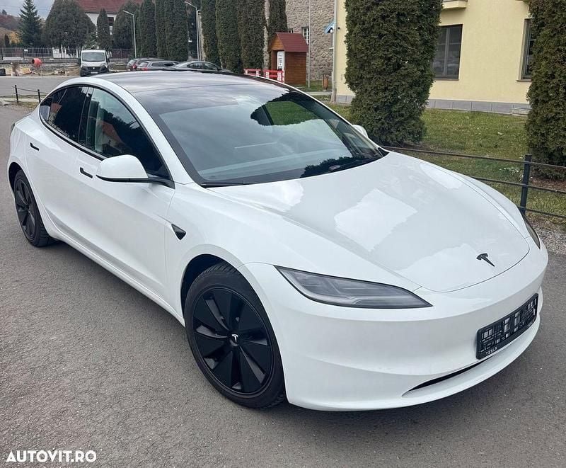Culoarealb Utilizat 2023 Tesla Model 3 Berlinǎ | 37.000 EUR (Puțin scump) - Imagine 1/4