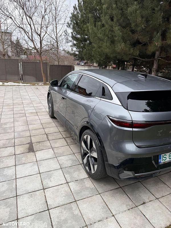 Second-hand Renault Megane E-Tech Evolution 161 kW (220 CP) 2023 Culoaregri Hatchback