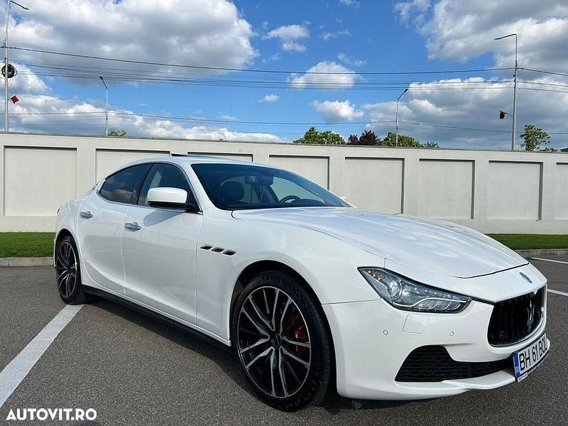 Second-hand Maserati Ghibli GranLusso 275 CP (202 kW) 2016 Culoarealb Berlinǎ