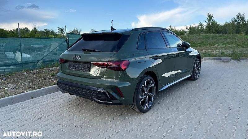 Second-hand Audi A3 S-Line 116 CP (85 kW) 2025 Verde Hatchback