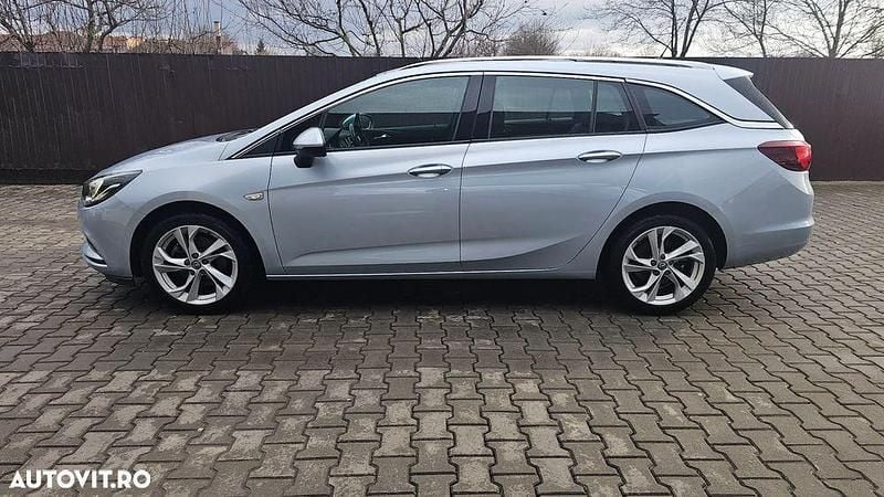 Second-hand Opel Astra Dynamic 136 CP (100 kW) 2019 Culoarealbastru Break