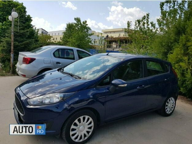 Second-hand Ford Fiesta 75 CP (55 kW) 2017 Albastru marin Hatchback