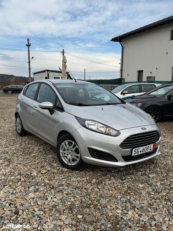 Culoareargint Second-hand 2014 Ford Fiesta Champions Edition | 4.300 EUR (Preț OK) - Imagine 1/4
