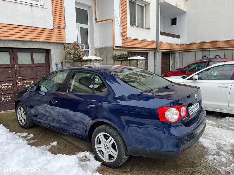 Culoarealbastru Utilizat 2009 VW Jetta Comfortline Berlinǎ | 3.699 EUR (Preț OK) - Imagine 1/4