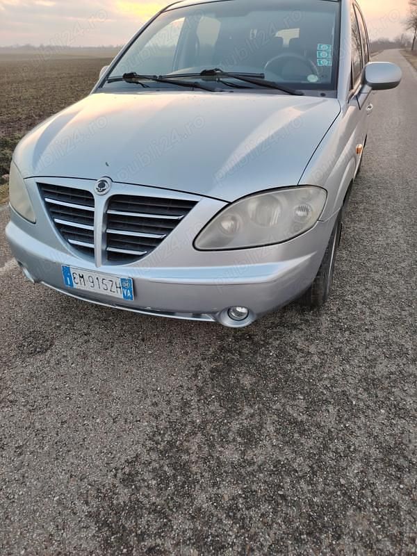 Utilizat 2007 Ssangyong (KGM) Rodius | 2.499 EUR - Imagine 1/4