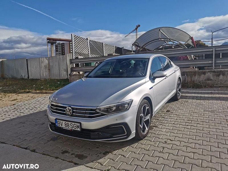 Culoareargint Utilizat 2021 VW Passat GTE Berlinǎ | 29.000 EUR (Scump) - Imagine 1/4