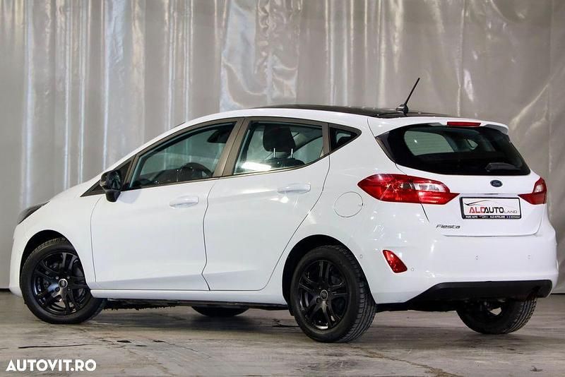 Second-hand Ford Fiesta Trend 100 CP (73 kW) 2019 Culoarealb Hatchback