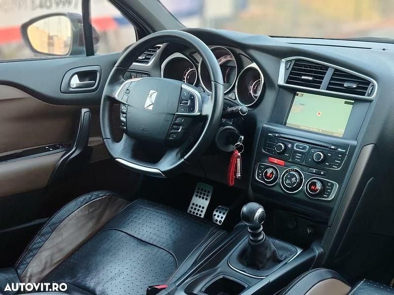 Second-hand Citroën DS4 Sport Chic 200 CP (147 kW) 2011 Culoaremaro Hatchback