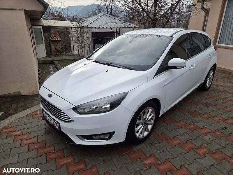 Culoarealb Second-hand 2016 Ford Focus Titanium Hatchback | 5.250 EUR (Preț bun) - Imagine 1/4