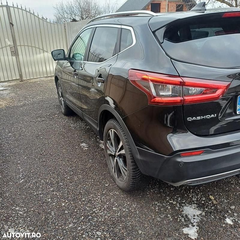Second-hand Nissan Qashqai Tekna 130 CP (95 kW) 2018 Culoarenegru SUV