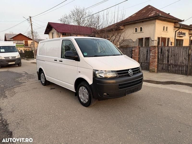 Second-hand VW Transporter 140 CP (102 kW) 2015 Culoarealb Van