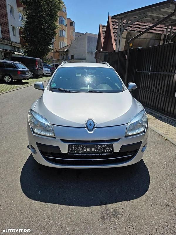 Gri Utilizat 2012 Renault Mégane GrandTour Expression Break | 3.550 EUR (Preț bun) - Imagine 1/4