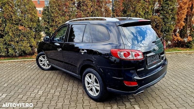 Second-hand Hyundai Santa Fe Premium 197 CP (144 kW) 2011 Culoarenegru SUV