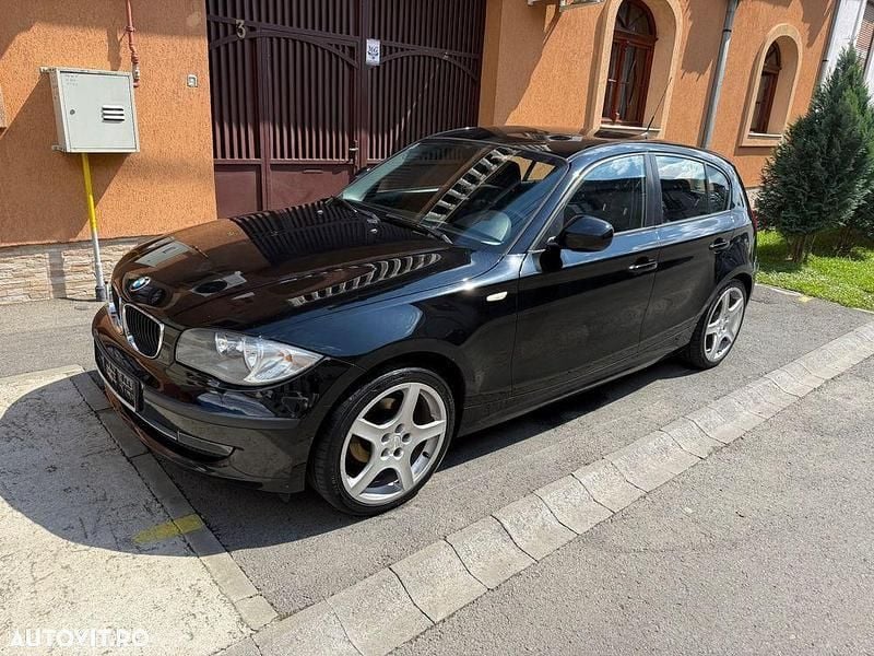 Negru Utilizat 2010 BMW 116 Hatchback | 3.200 EUR (Preț bun) - Imagine 1/4