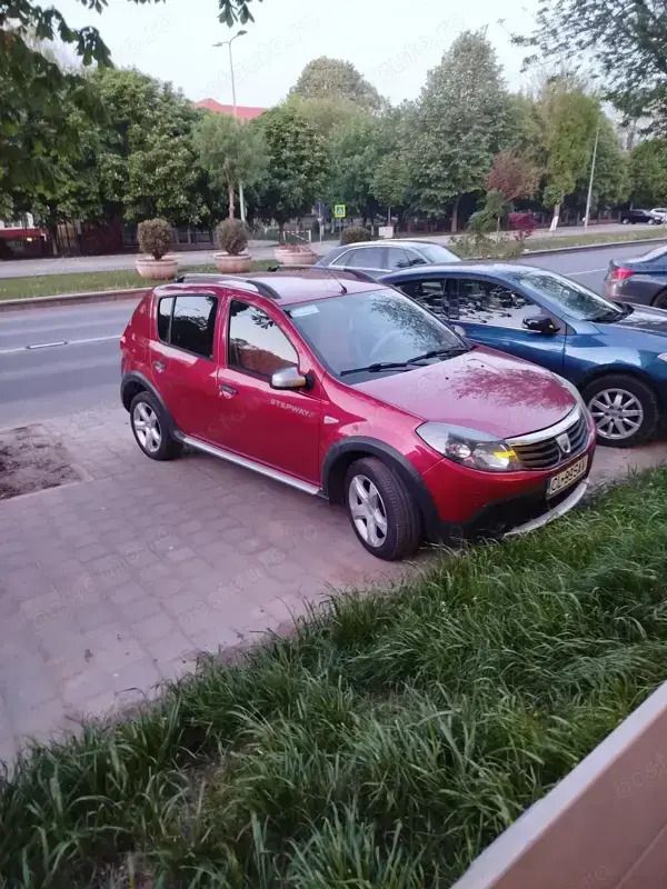 Utilizat 2011 Dacia Sandero Stepway Hatchback | 4.899 EUR - Imagine 1/2