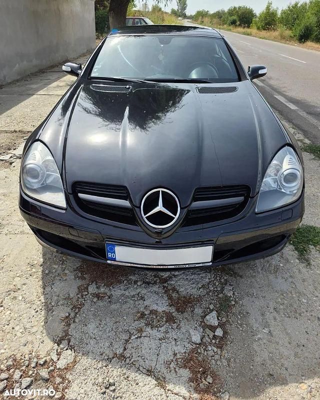 Culoarenegru Utilizat 2006 Mercedes SLK200 Cabrio | 8.600 EUR - Imagine 1/4