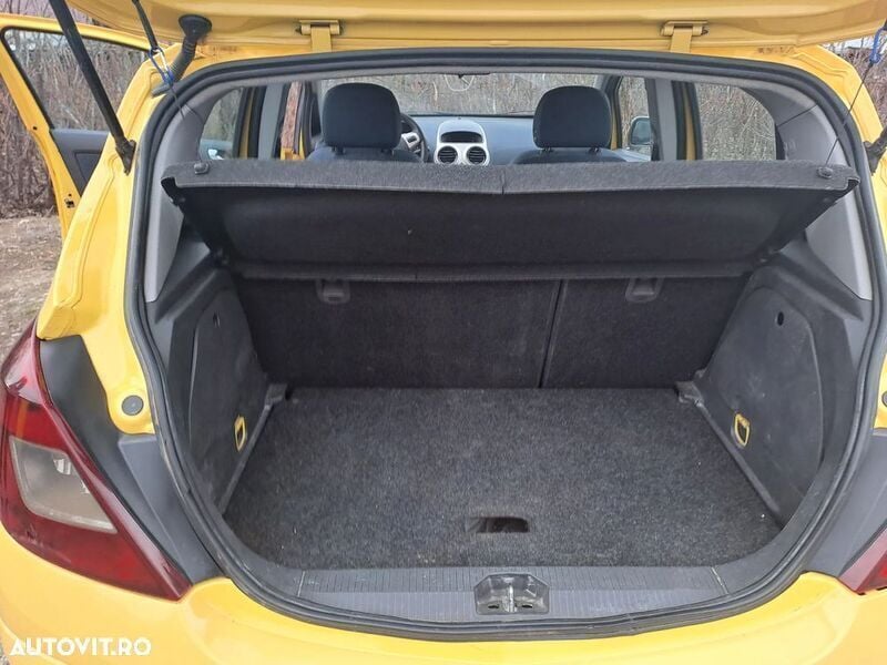 Second-hand Opel Corsa Edition 75 CP (55 kW) 2008 Galbeuriu Hatchback