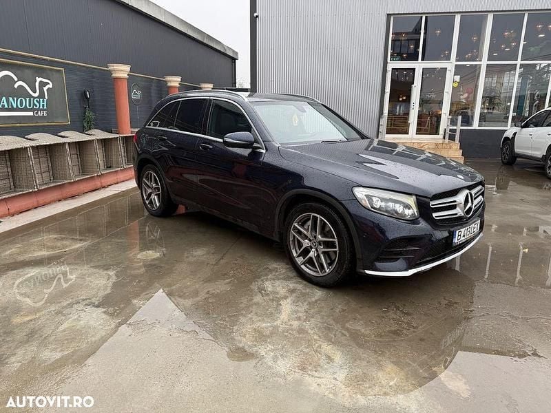 Culoarealbastru Utilizat 2016 Mercedes GLC220 SUV | 20.950 EUR (Preț bun) - Imagine 1/4