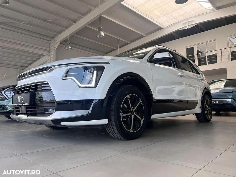 Second-hand Kia Niro 105 CP (77 kW) 2023 Alb SUV