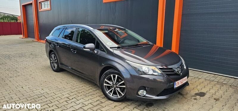 Gri Utilizat 2014 Toyota Avensis Executive Berlinǎ | 6.990 EUR (Preț OK) - Imagine 1/4