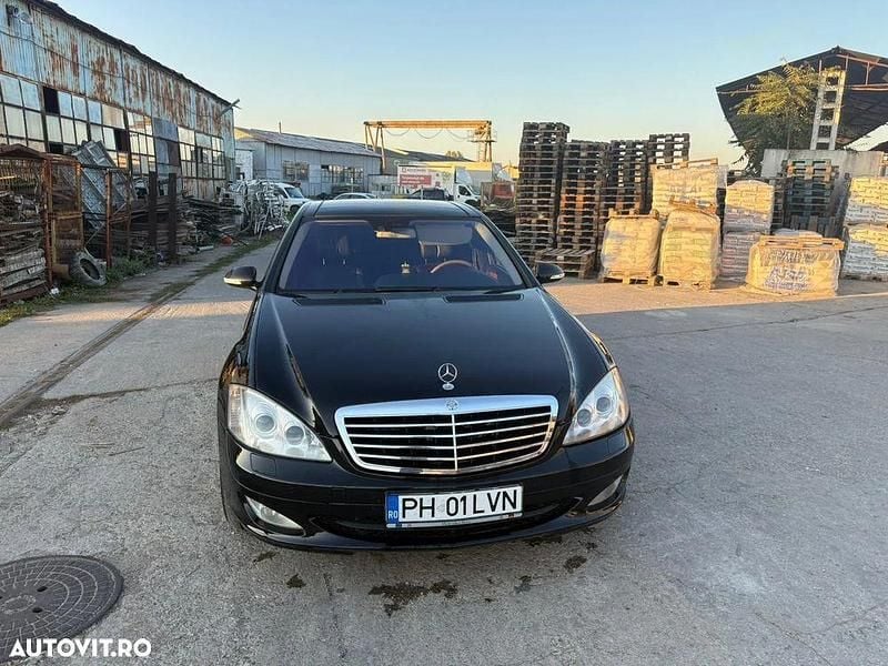 Culoarenegru Utilizat 2008 Mercedes S320 Berlinǎ | 7.500 EUR - Imagine 1/4