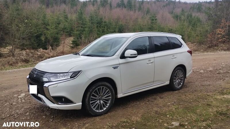 Alb Utilizat 2019 Mitsubishi Outlander P-HEV SUV | 18.950 EUR (Preț OK) - Imagine 1/4