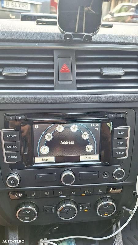 Second-hand VW Jetta Highline 150 CP (110 kW) 2013 Culoarenegru Berlinǎ