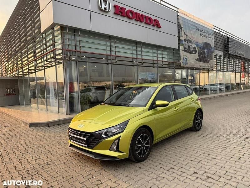 Second-hand Hyundai i20 Comfort 84 CP (61 kW) 2023 Culoaregalbeuriu Hatchback