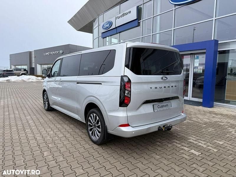 Second-hand Ford Tourneo 170 CP (125 kW) 2024 Culoareargint Monovolum