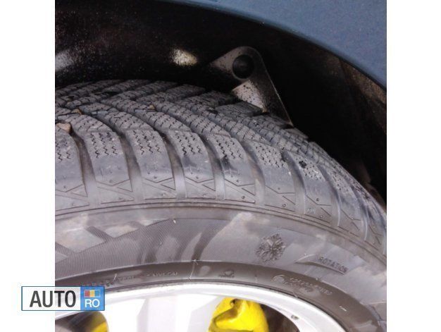 Second-hand Opel Vivaro 101 CP (74 kW) 2003 Albastru Monovolum