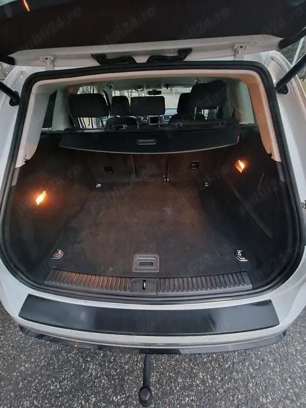 Alb Utilizat 2017 VW Touareg R-line SUV | 24.000 EUR (Preț bun) - Imagine 1/4