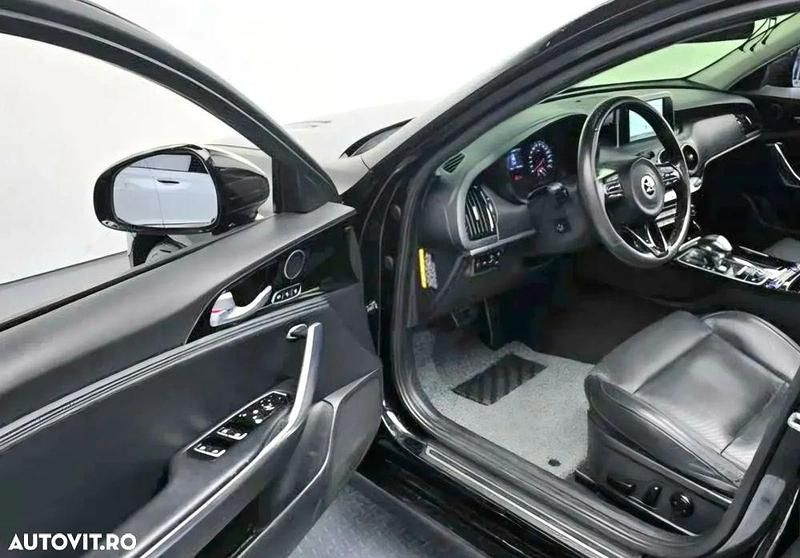 Second-hand Kia Stinger GT-Line 255 CP (187 kW) 2017 Culoarenegru Hatchback