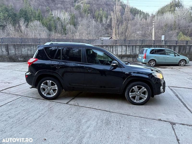 Second-hand Toyota RAV4 Luxury 150 CP (110 kW) 2010 Culoarenegru SUV