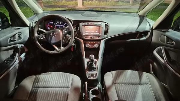 Second-hand Opel Zafira Tourer 120 CP (88 kW) 2017 Maro Monovolum
