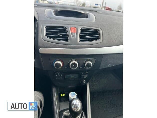 Second-hand Renault Fluence 110 CP (80 kW) 2015 Alb Berlinǎ