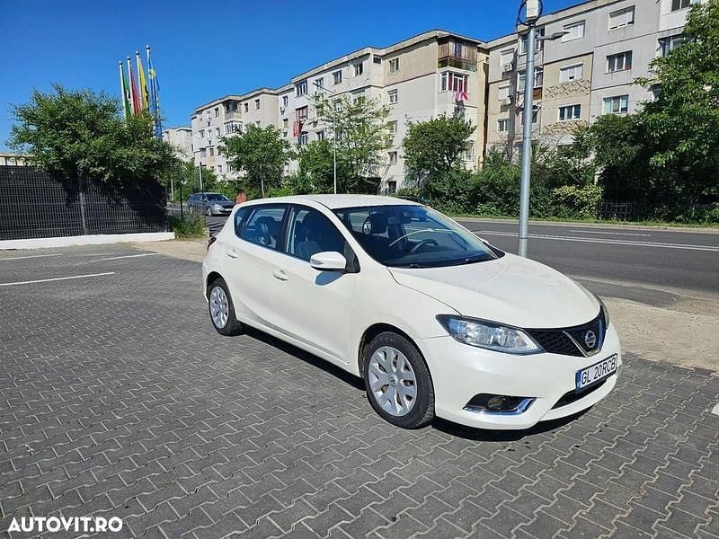 Alb Utilizat 2015 Nissan Pulsar Acenta Hatchback | 6.690 EUR - Imagine 1/4