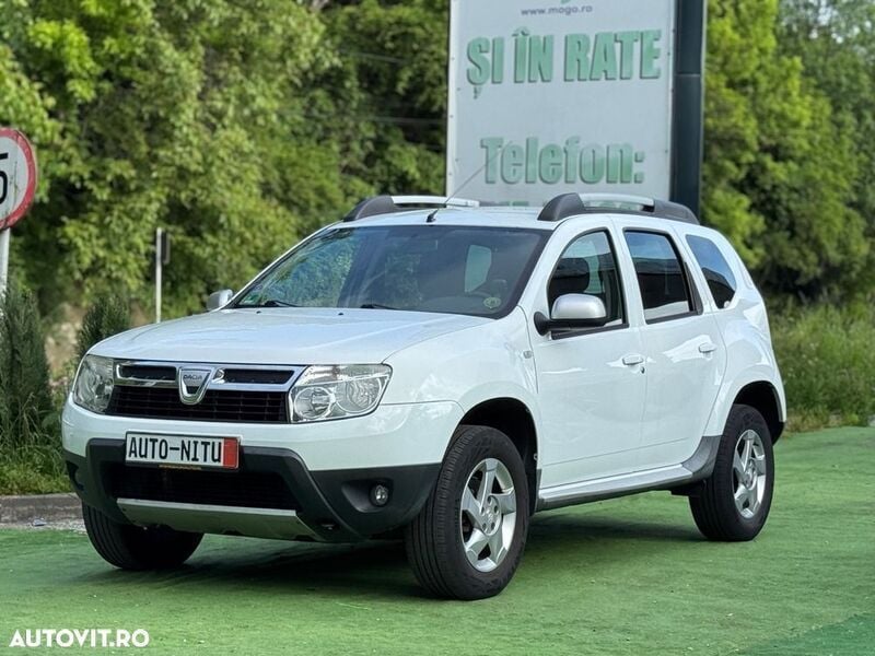 Alb Utilizat 2012 Dacia Duster Prestige SUV | 5.290 EUR (Preț bun) - Imagine 1/4