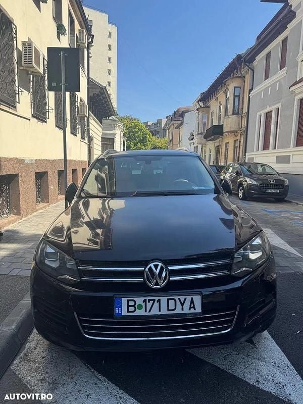 Culoarenegru Utilizat 2010 VW Touareg SUV | 10.500 EUR - Imagine 1/4