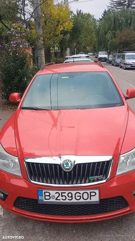 Culoarerosu Utilizat 2011 Skoda Octavia RS Break | 6.800 EUR (Puțin scump) - Imagine 1/4
