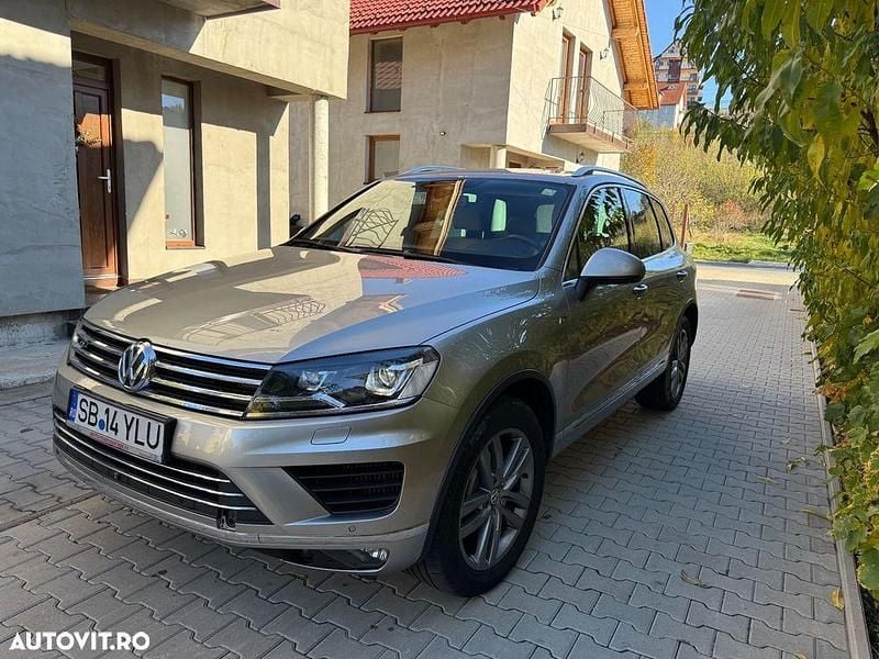 Culoaregri Utilizat 2015 VW Touareg SUV | 13.450 EUR (Preț bun) - Imagine 1/4
