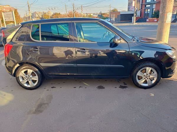 Negru Utilizat 2014 Skoda Fabia Hatchback | 5.800 EUR (Preț OK) - Imagine 1/4