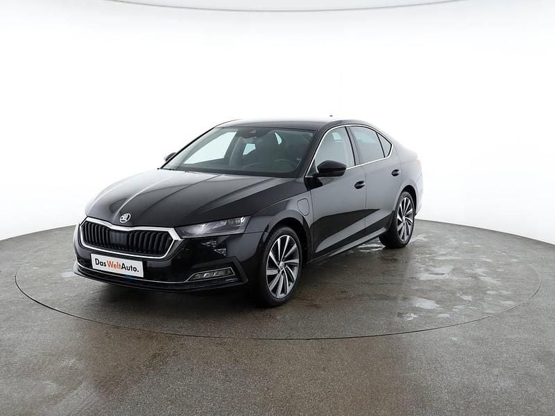 Negru metalic perleffect Utilizat 2020 Skoda Octavia Style | 23.550 EUR - Imagine 1/4